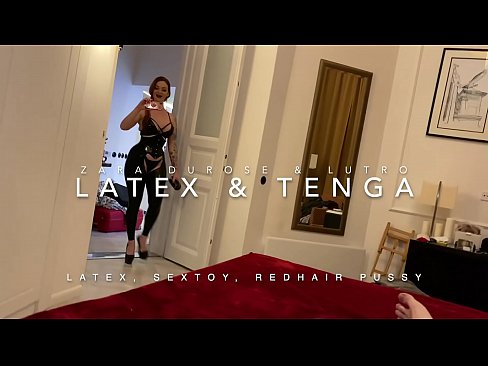 ❤️ Ngoanana e monyane ea nang le hlooho e khubelu ea apereng seaparo sa latex se kentsoeng ke ntate oa bobeli ho st.gaypornforyou.ru